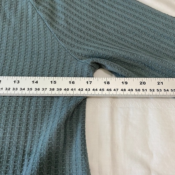 CHASER Women's Grayish-Green Thermal Waffle Knit Button Cuff LS Shirt Medium - Picture 9 of 12